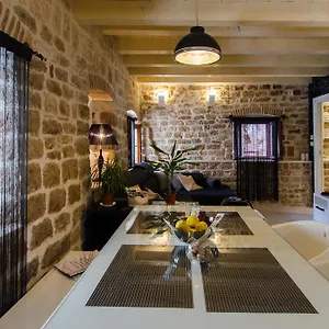 Apartment Capo Family & Capo -old Town-parking Trogir