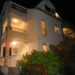Apartment Yvonne Trogir