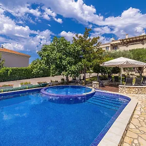  Apartment Haya With Heated Pool Kroatien